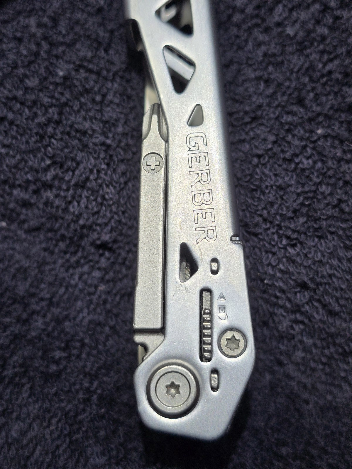 **Free Shipping!** Gerber 15 in 1 Multi-Tool with Pocket Clip