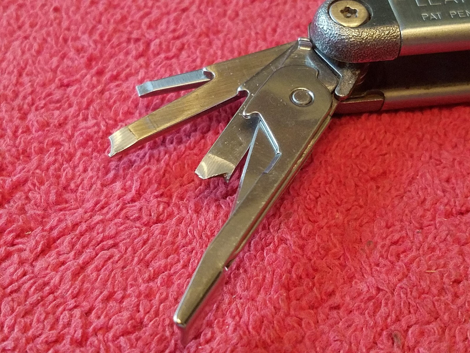 Leatherman “WAVE” Stainless Steel Multi Tool with Leather Sheath 1998 USA