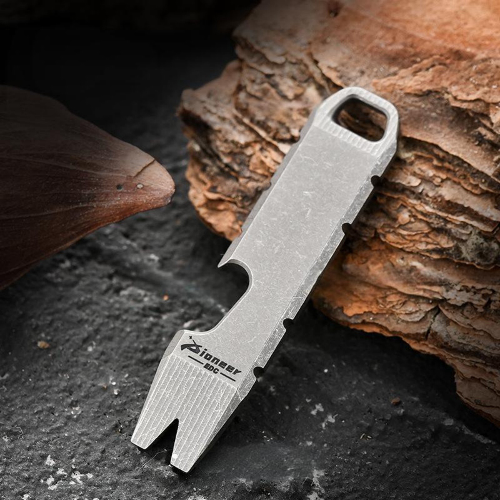 Mini EDC Pry Bar Multi-Tool Bottle Opener Keychain Tool Titanium Alloy