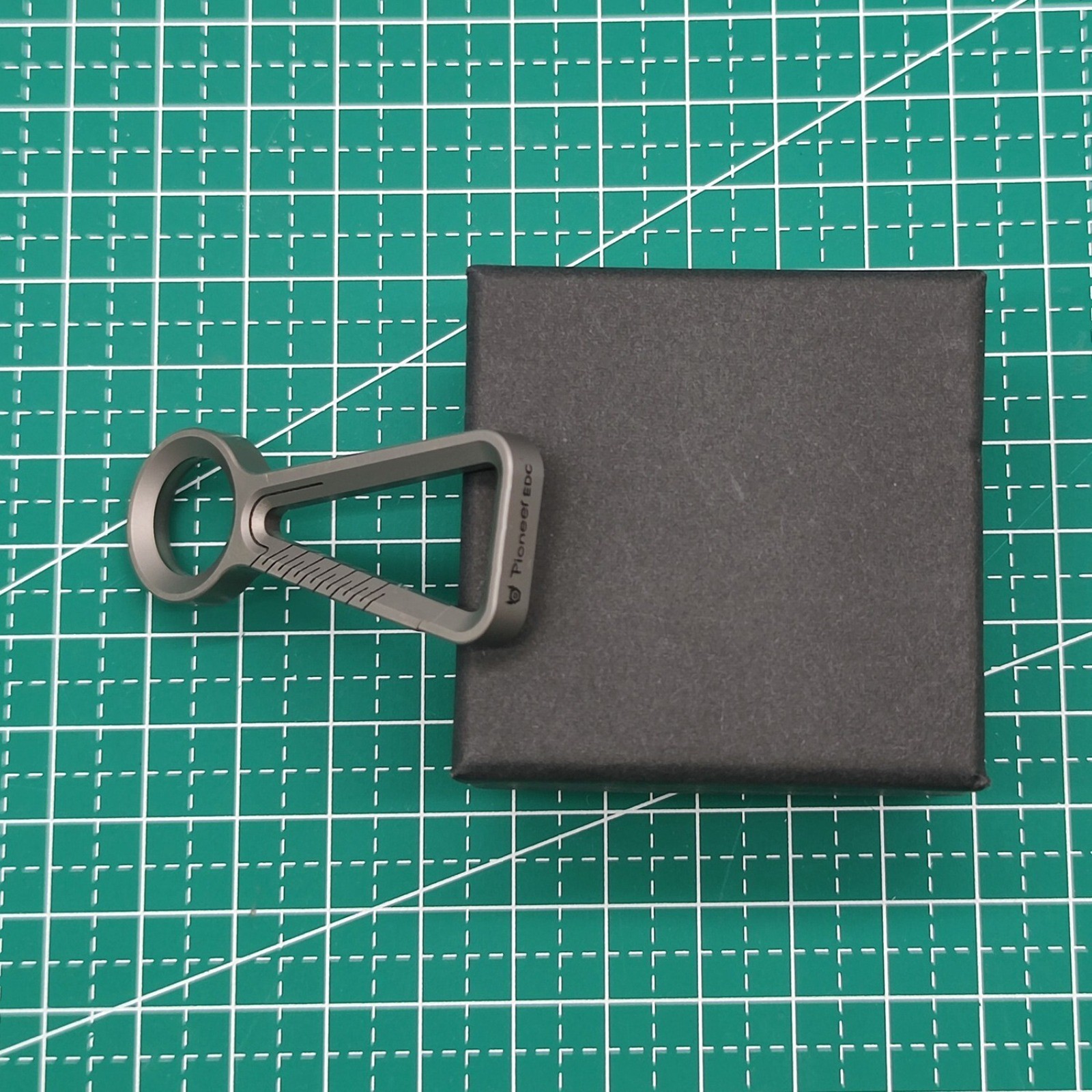 New Rihe Design Pioneer-EDC TC4 Titanium Alloy Keychain KOU002