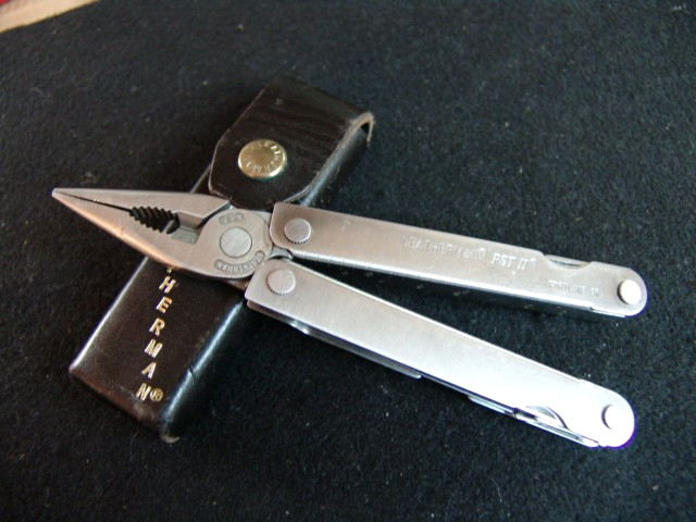 LEATHERMAN PST II -08-01-MULTI TOOL-w/LEATHER LEATHERMAN CASE-RETIRED COLLCTBLE