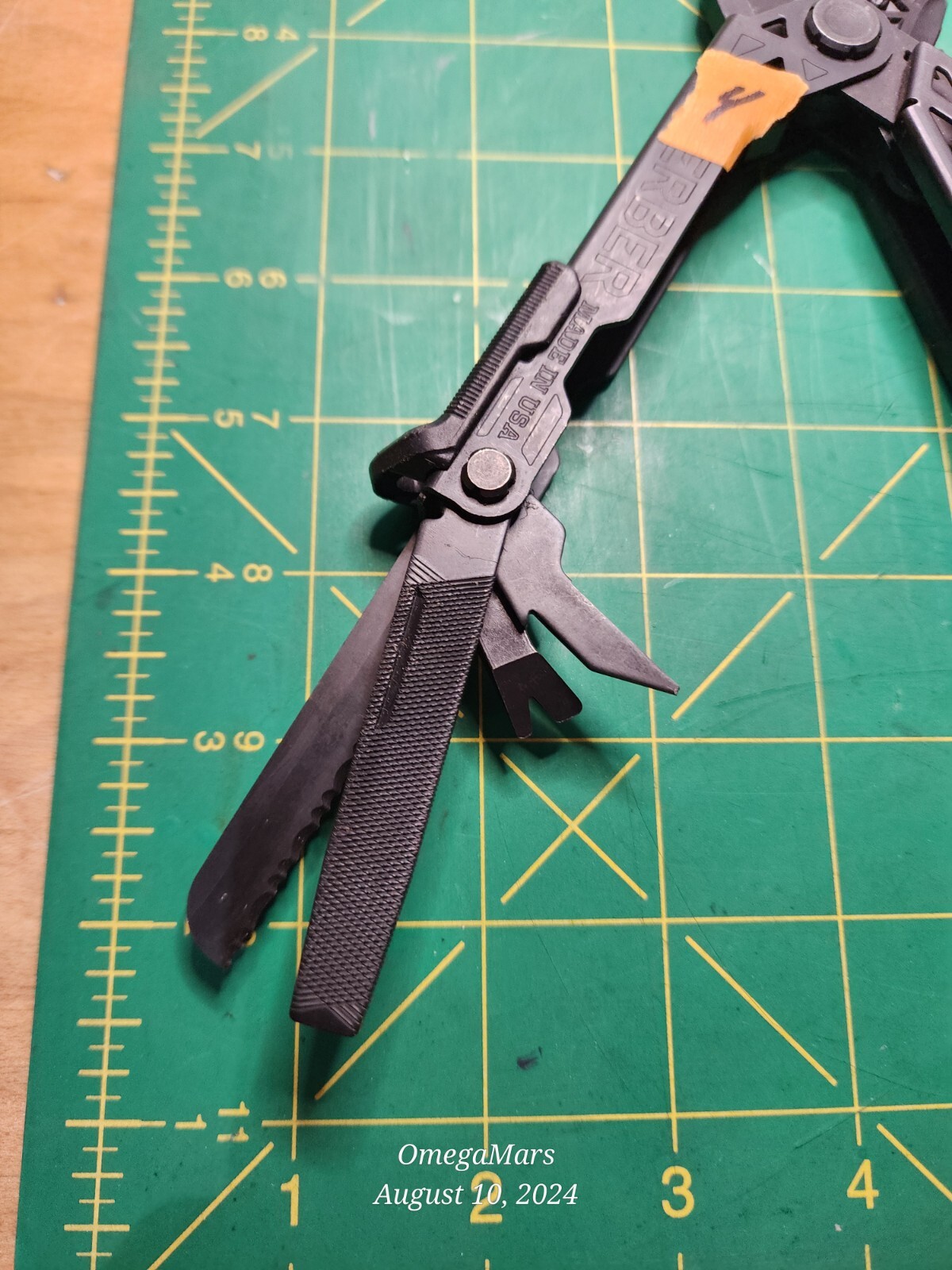 Gerber Center Drive #O4 W/ Sheathe looks and feels brand new