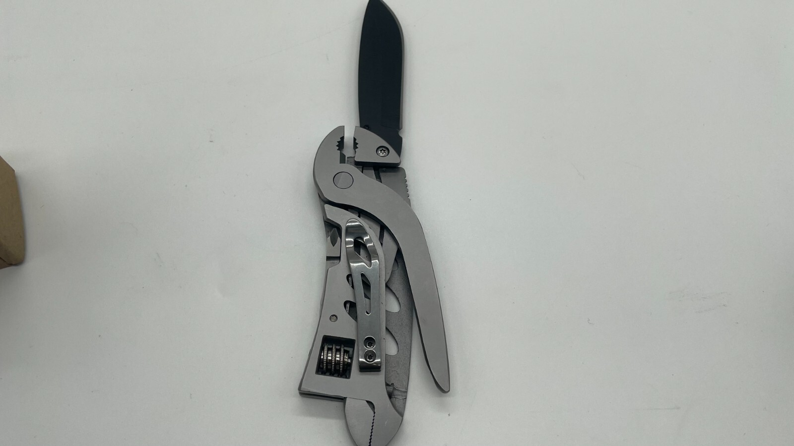 dpnao Multitool Wrench With 7 Tools/Pliers/Wire Cutter/Flat Screwdriver/Phillips