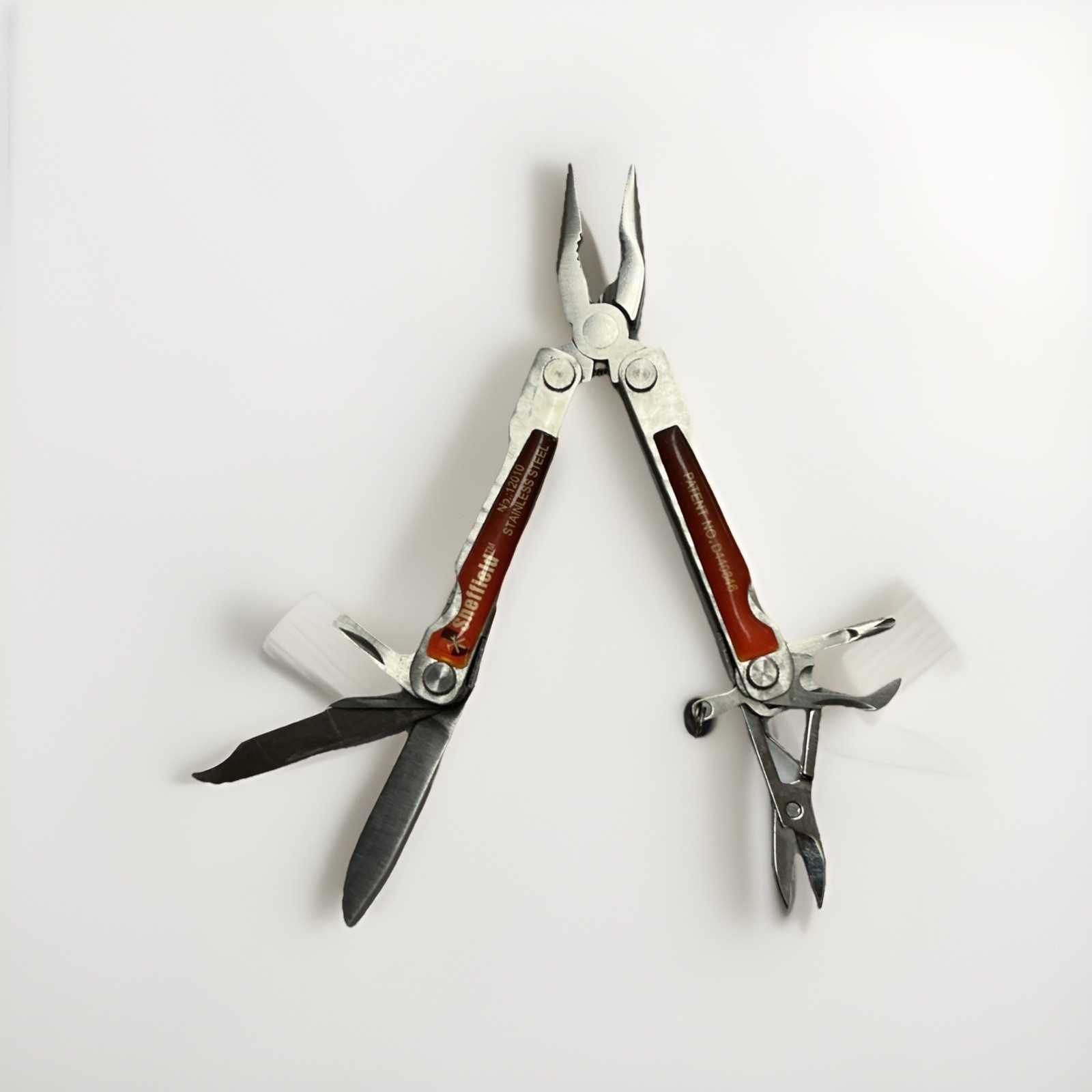 Sheffield 5 Piece Multi Function Knife Set. Flashlight Not Included.