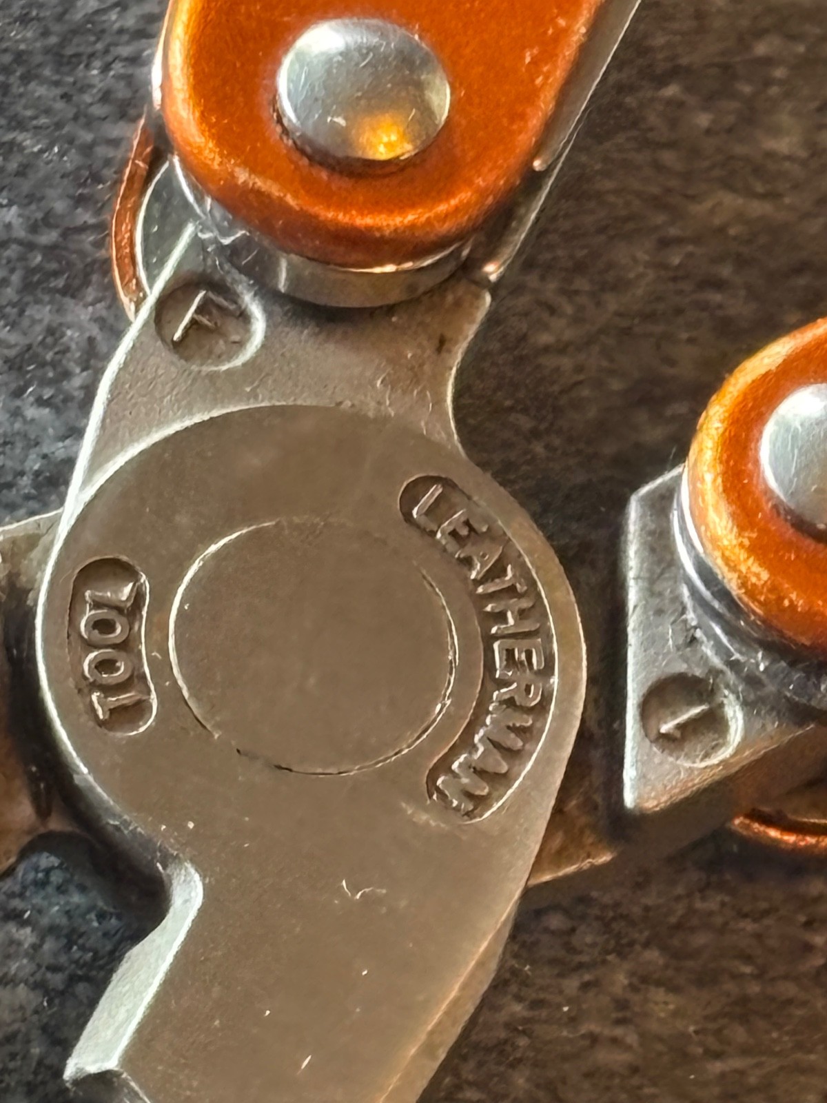 Rare Leatherman JUICE S2 orange with sheath. FREE SHIPPING!