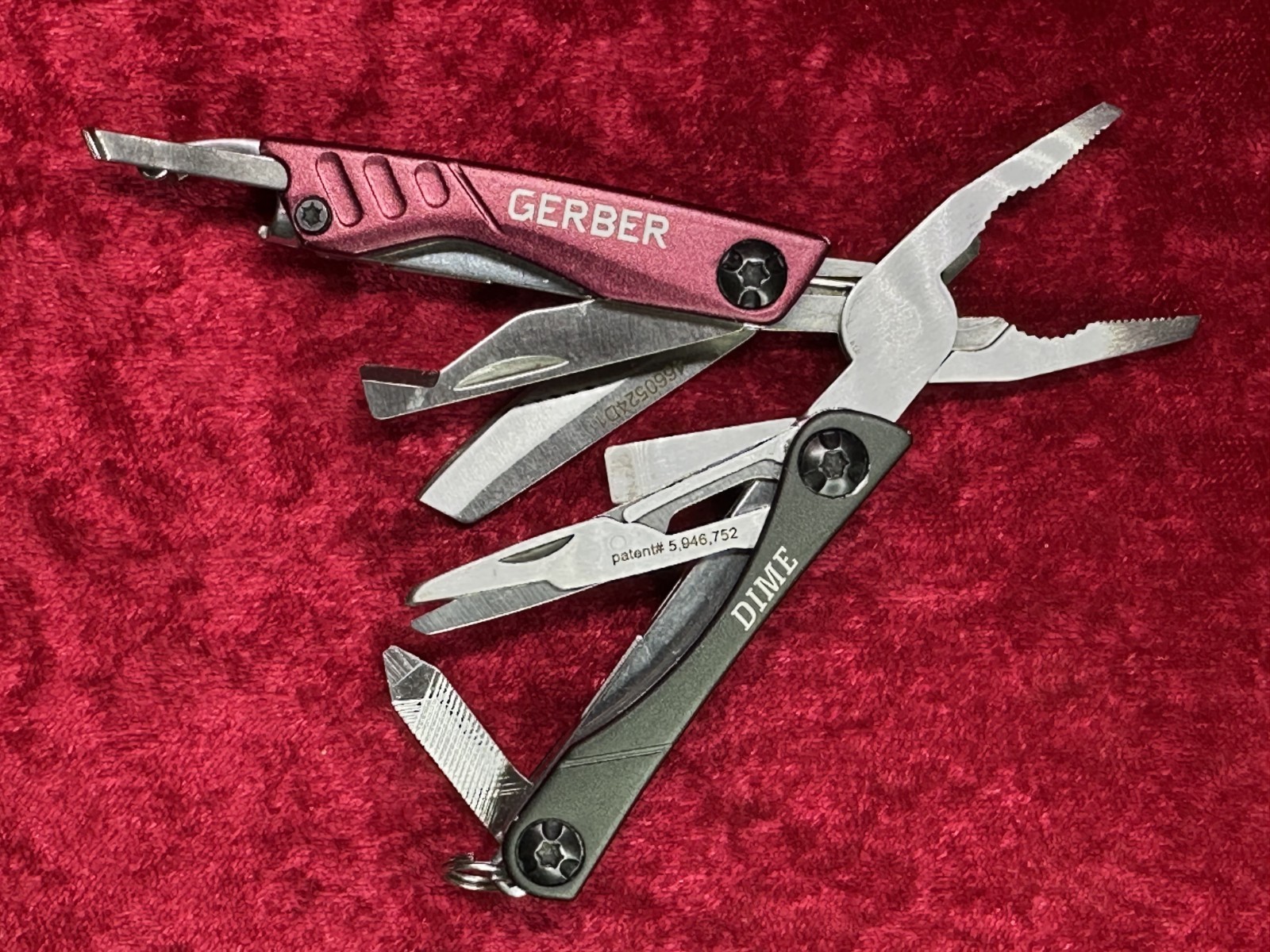 Gerber Dime Burgundy Wine Mini Multi-Tool Keychain Random Pick Rare Color (445)