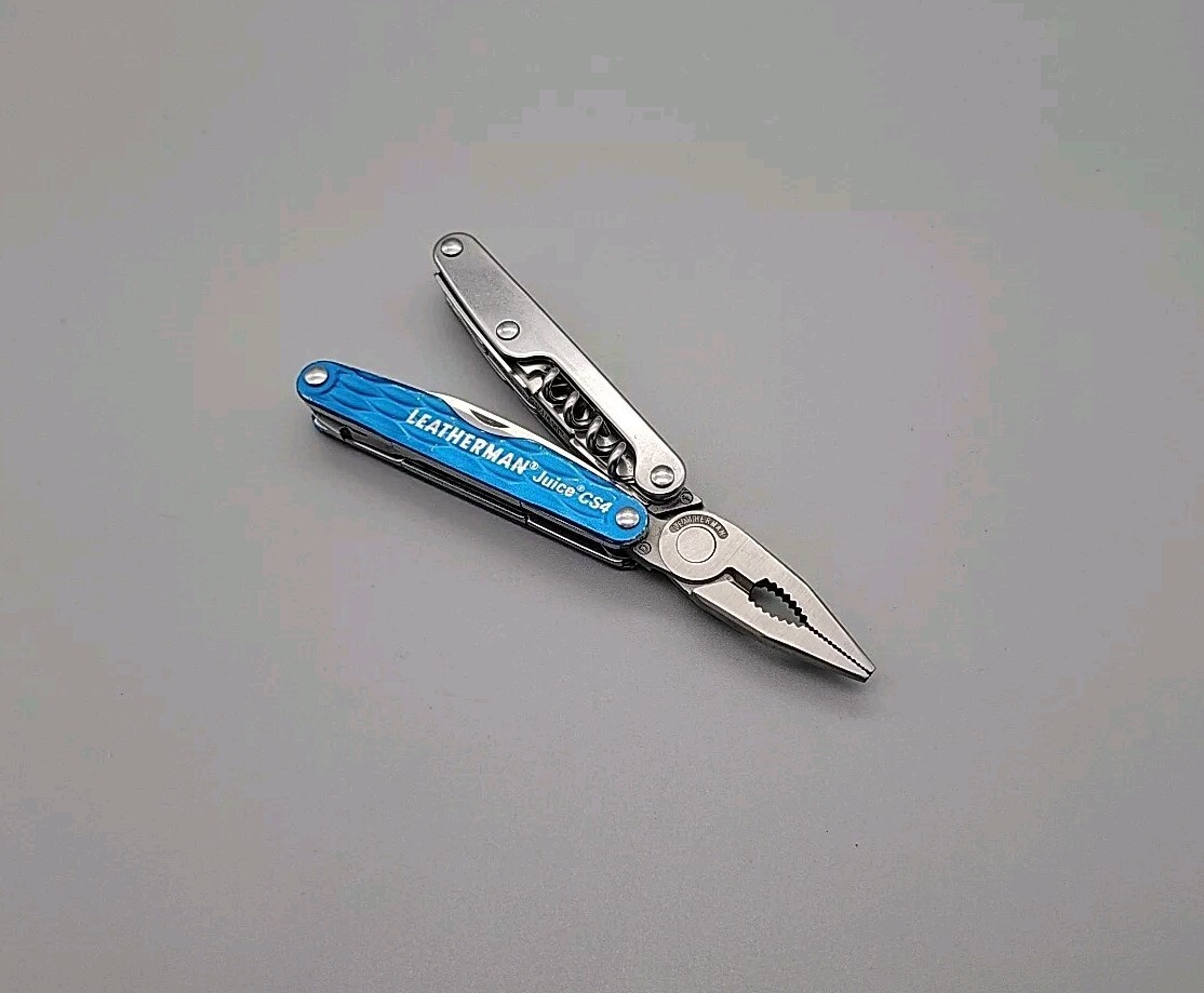 Leatherman Juice CS4 Multi-Tool – Dated 0216 – Blue – Pliers * Retired *