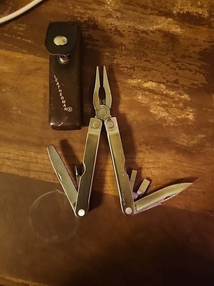 Vintage Original Leatherman Multi-Tool Portland OR TM “0895” w/ Leather Sheath