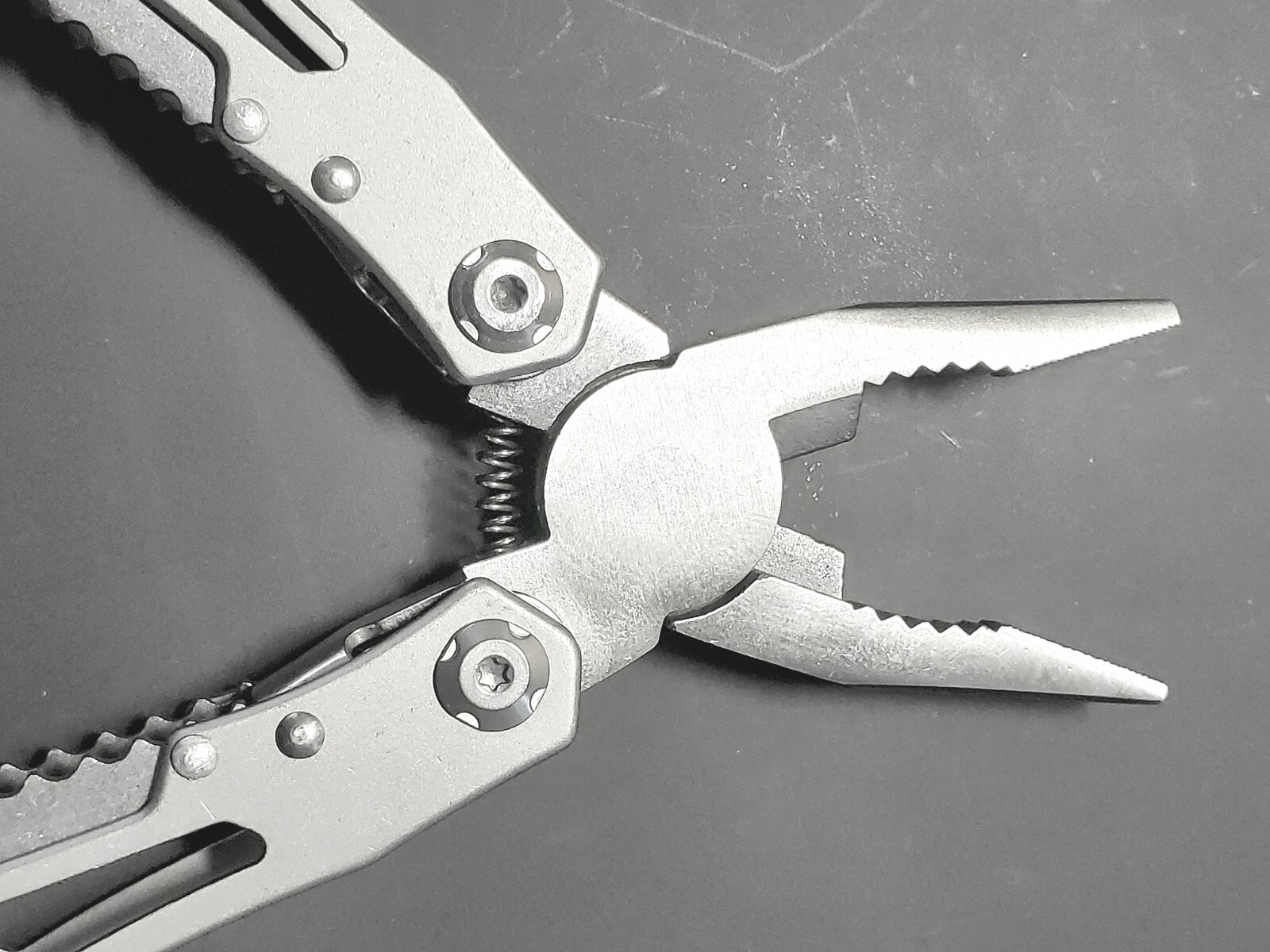 14 in 1 Multi Tool Kit Folding Pocket Knife Multifunction Stainless Steel Pliers