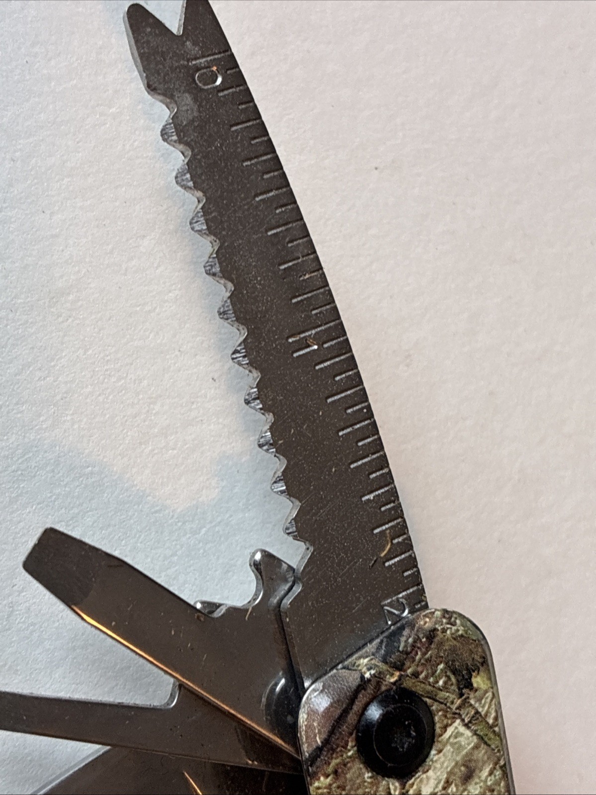 Mossy Oak 13-in-1 Multi-tool Pliers Folding Pocket Tool w/Sheath READ
