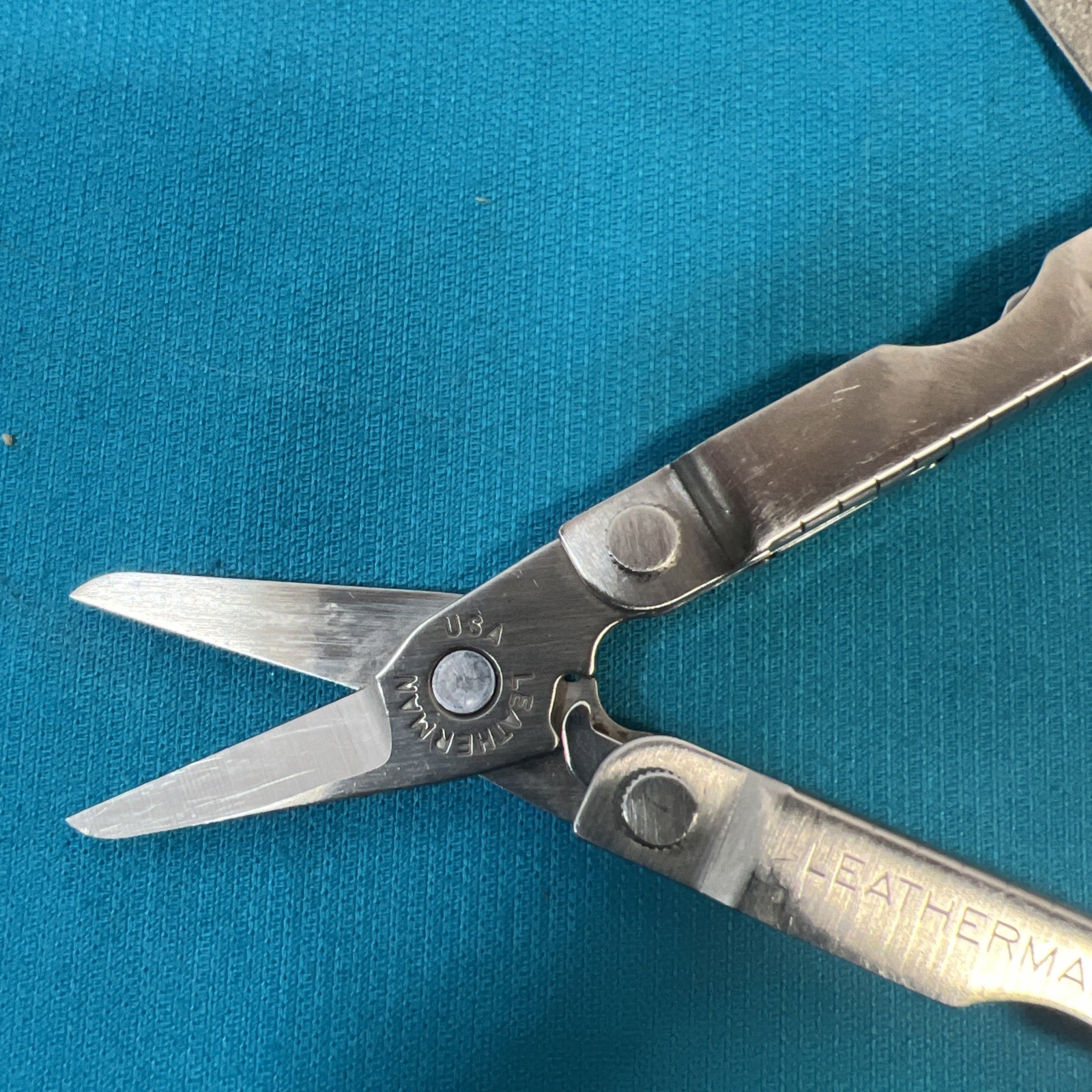 Leatherman Micra Multi-Tool Knife, Scissors- Stainless Steel Very Good Condition