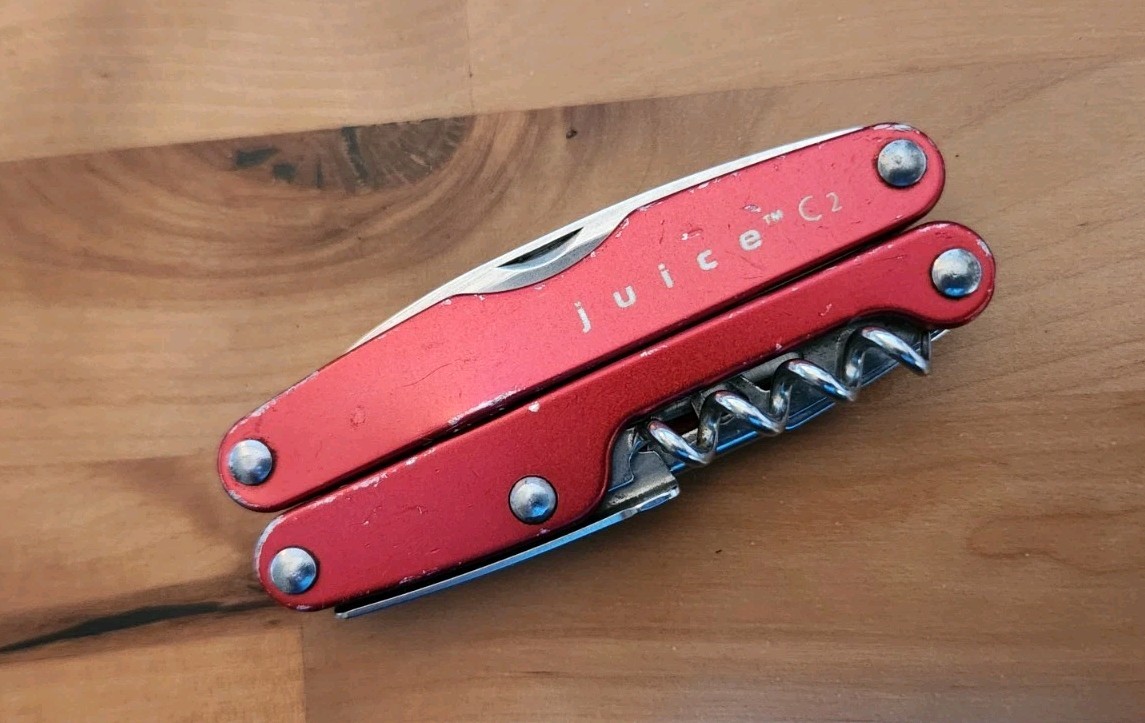 Leatherman Juice C2 Multi Tool Inferno Red Retired Vintage Preowned – Great U9