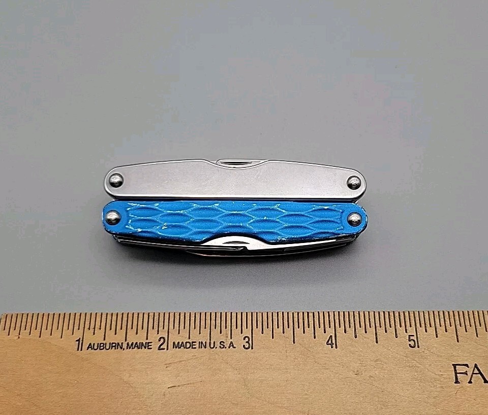 Leatherman Juice CS4 Multi-Tool – Dated 0216 – Blue – Pliers * Retired *