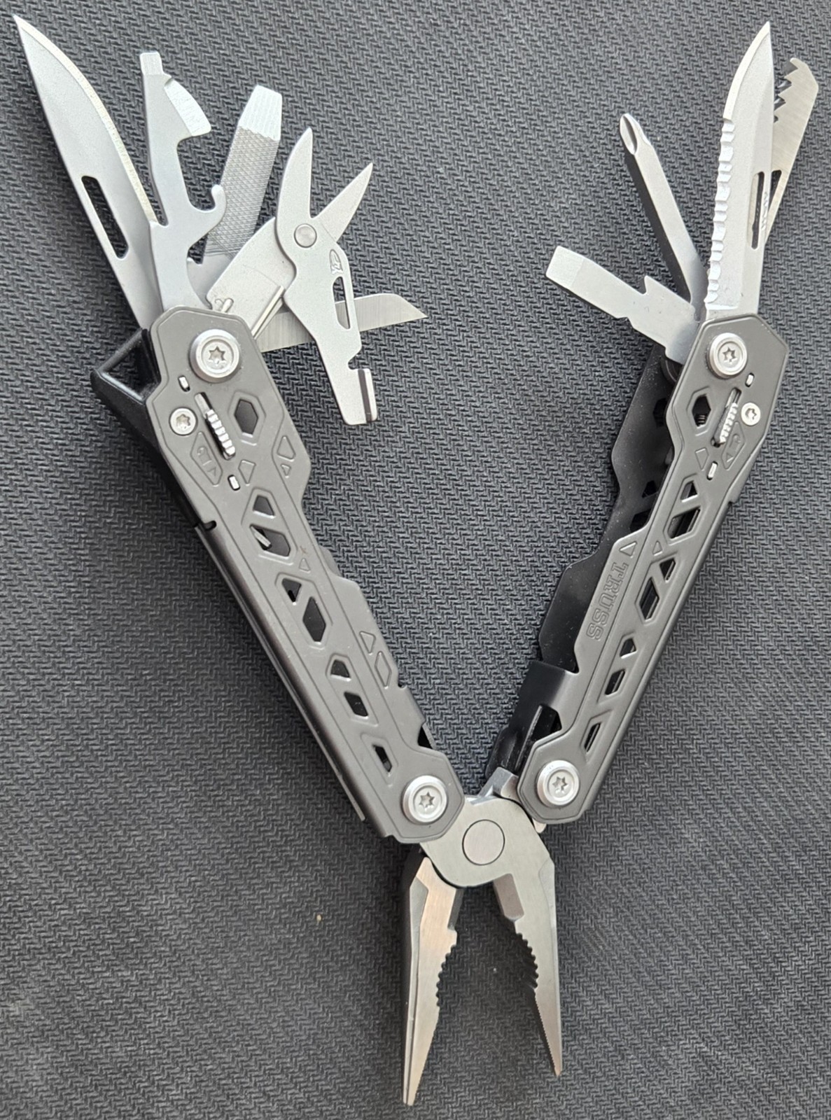 Gerber Truss 17-in-1 Tactical Multi Tool EDC Needle Nose Pliers W/ Sheath