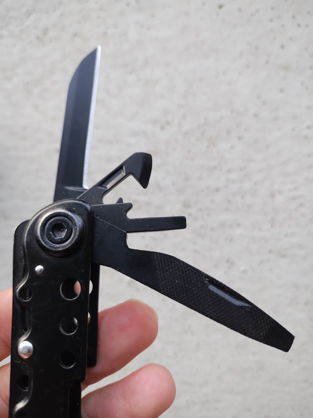 KILIMANJARO BALLAST 13-IN-1 MULTI-TOOL WITH NYLON POUCH 910053, EXCELLENT!