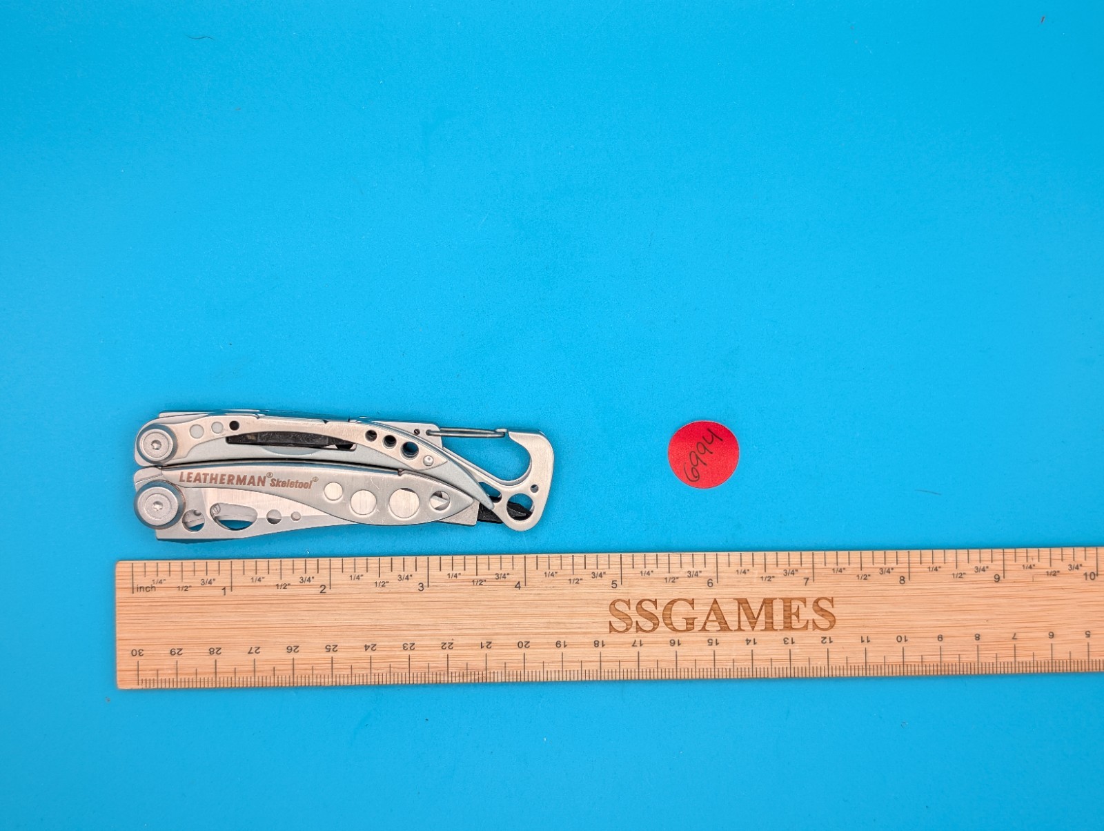 LEATHERMAN Skeletool Multi Tool – Combo Edge Blade Knife Pliers Carabiner!!!