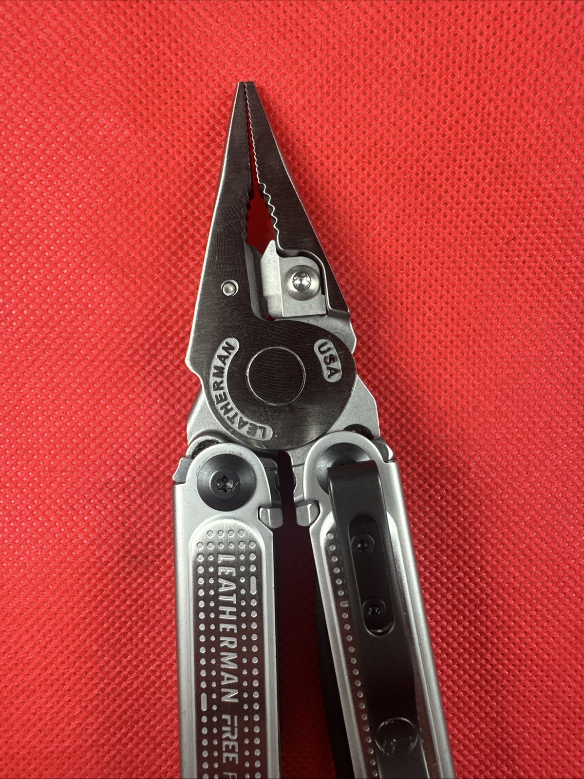 New Custom Black & Stainless Leatherman Free P4 w/ ARC Blade file Awl Mini bit!