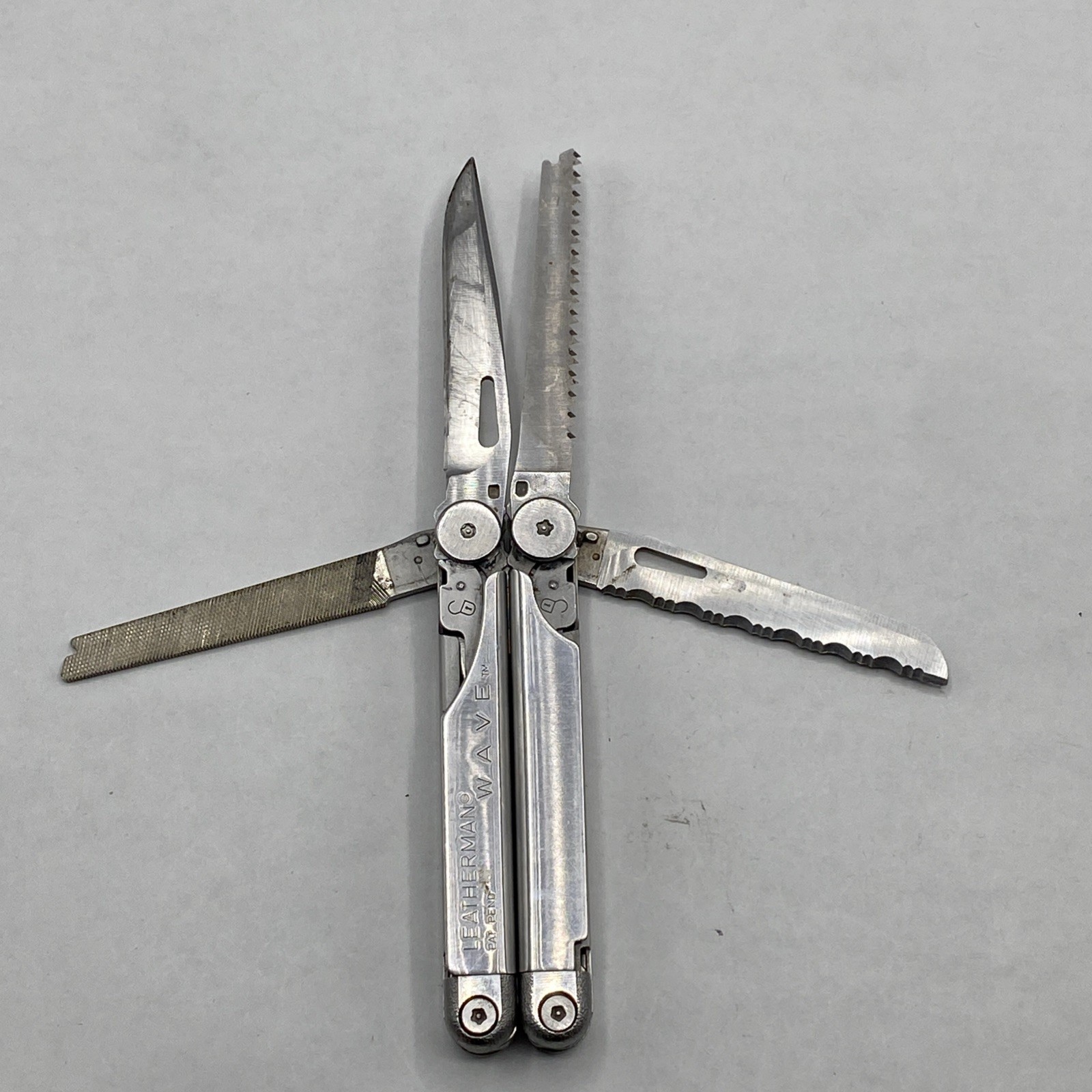 Leatherman Wave Multi Tool – Silver *Retired** **Stamp Date 09/98 & 11/98**
