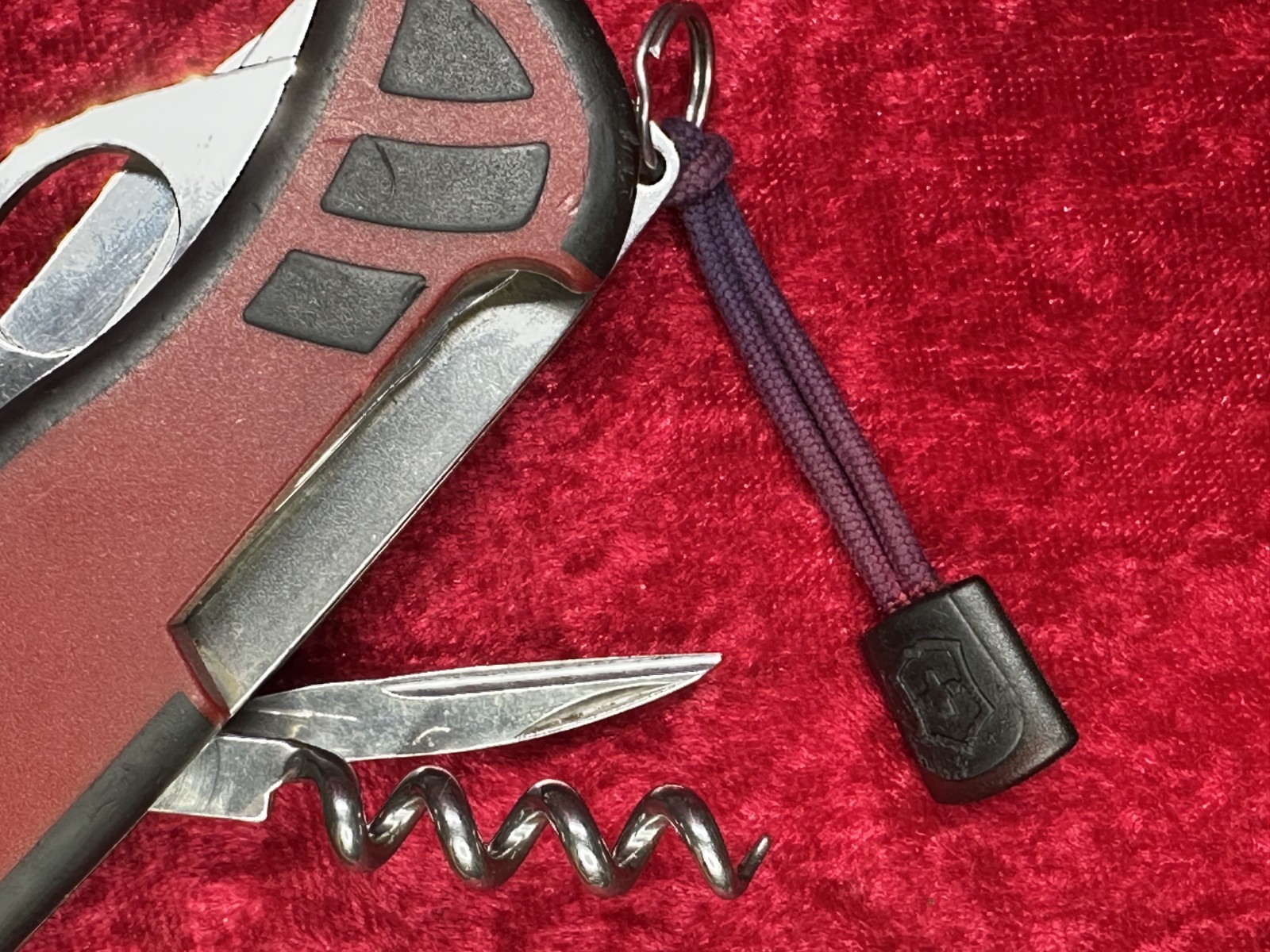 Victorinox Dual Pro Red/Black Large Swiss Army Knife 111mm 3 Layer 8 Tool (646)