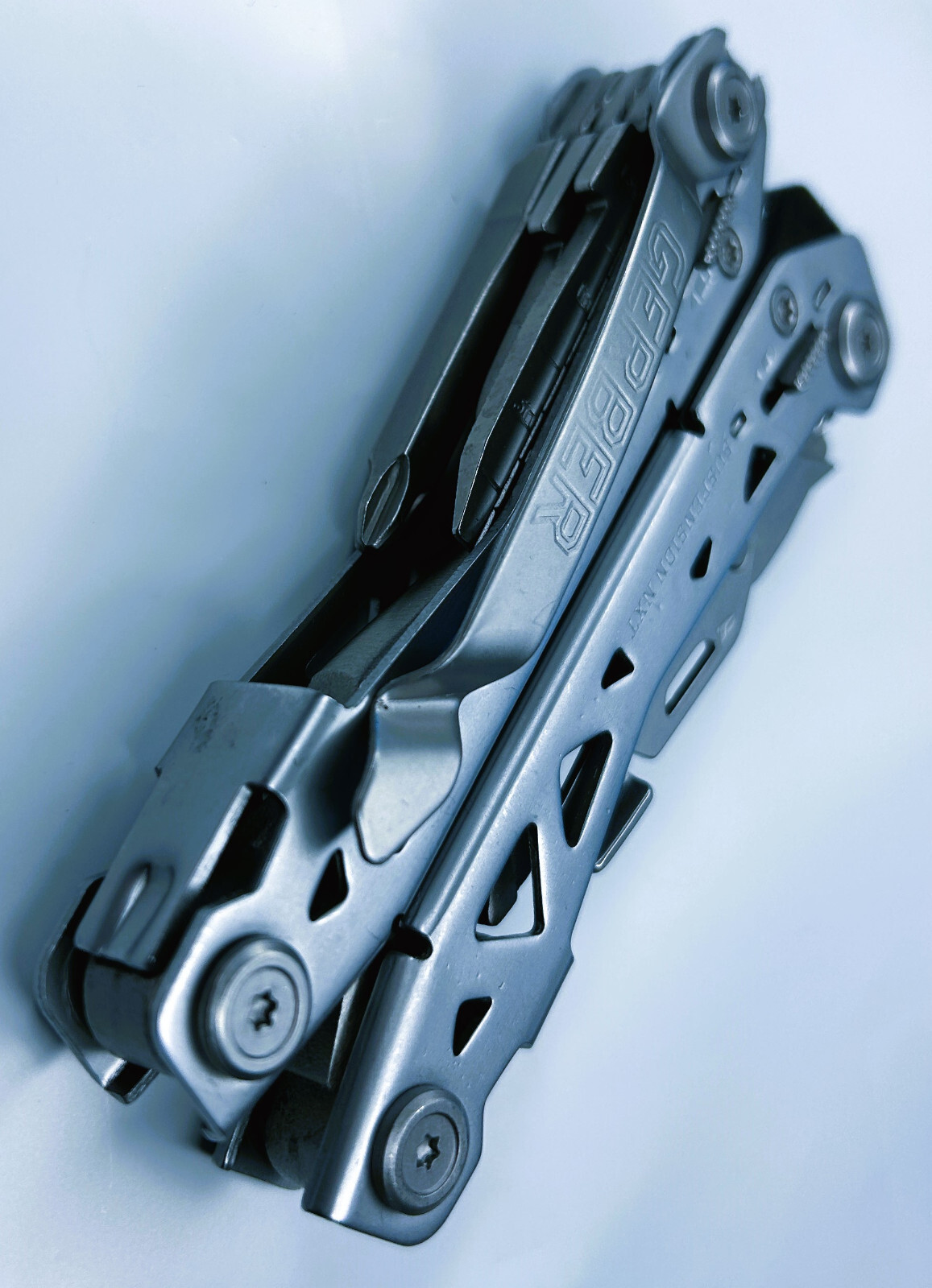 GERBER Suspension NXT Multi-Tool with Pocket Clip and 15 Funct