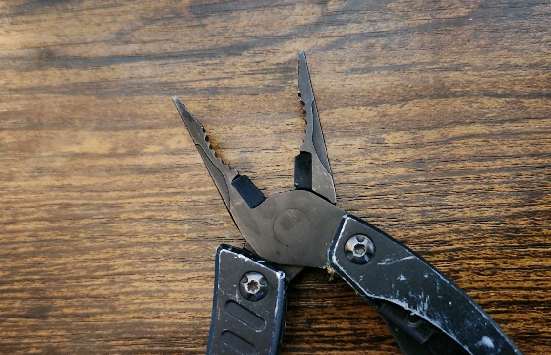 Gerber Crucial Black Multi Tool Multi Plier Carabiner Clip Knife – Great X12