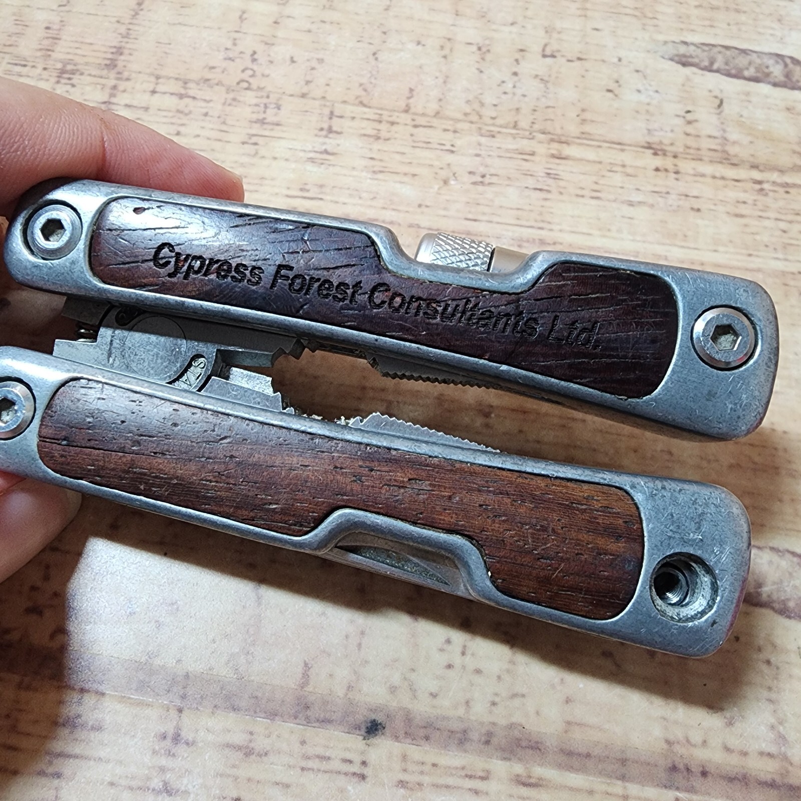 Buccaneer Multi-tool with Flashlight and Pliers Wood Inlay Handle