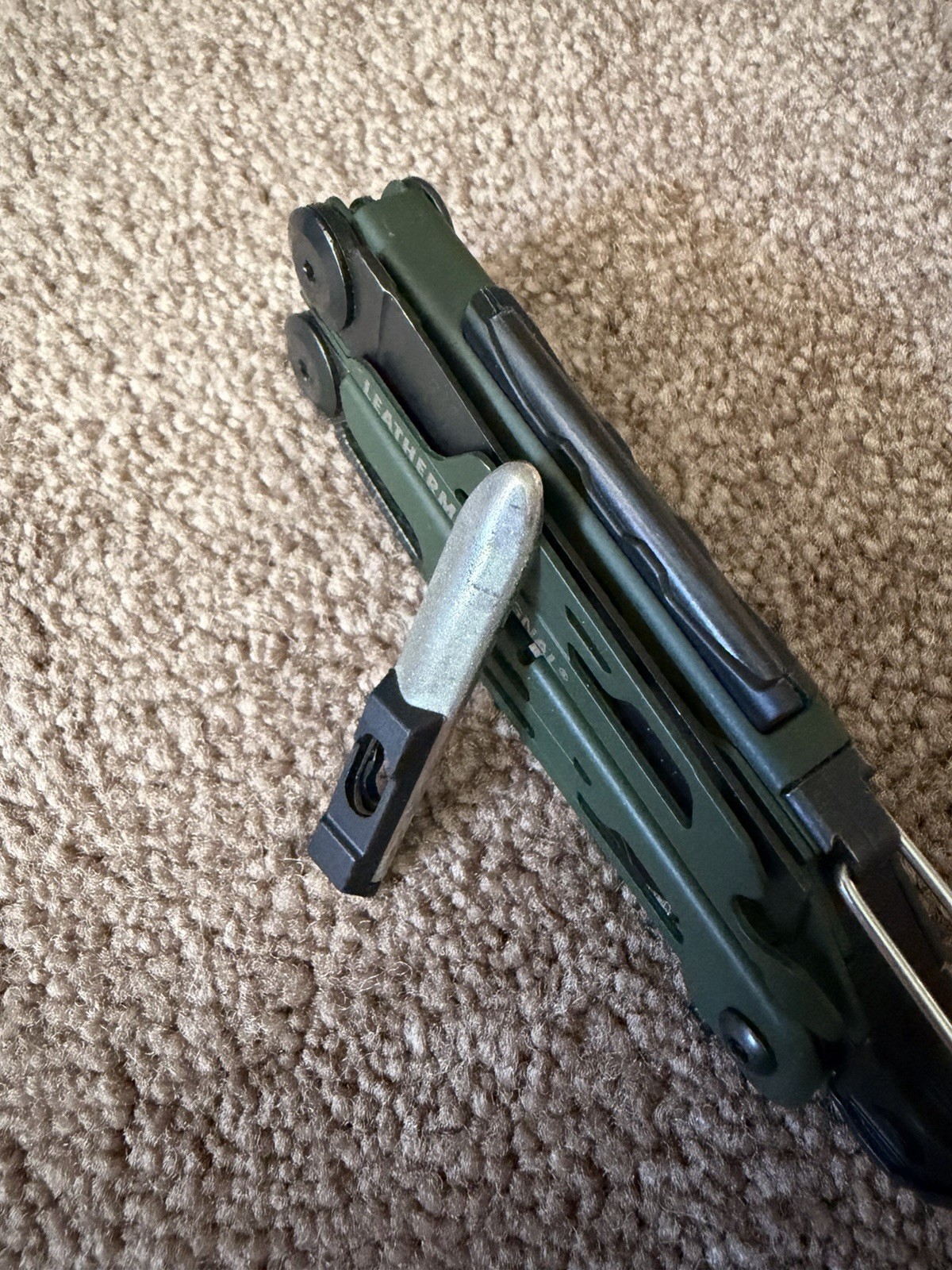 Leatherman Signal 19-in-1 Multi-Tool Forest green And black. New, Never Used.