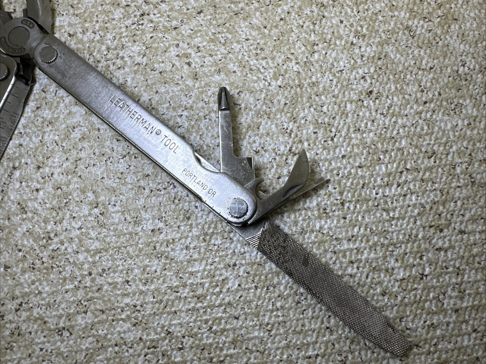 VTG Original Leatherman Multi Tool W/Original Leatherman Sheath “0696” Read Desc