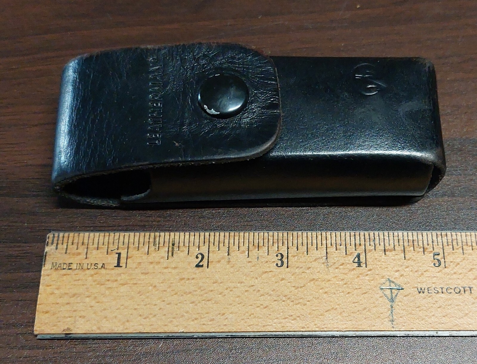 LEATHERMAN Multi-Tool Black Leather Belt Sheath. SHEATH ONLY
