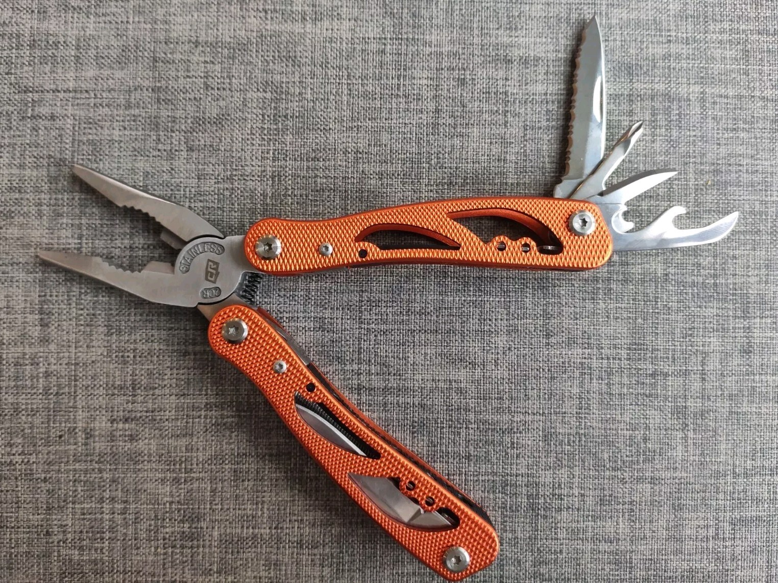 Multifunction cutter with Multi-tool Pliers kit Outdoor Camping Emergency Tools