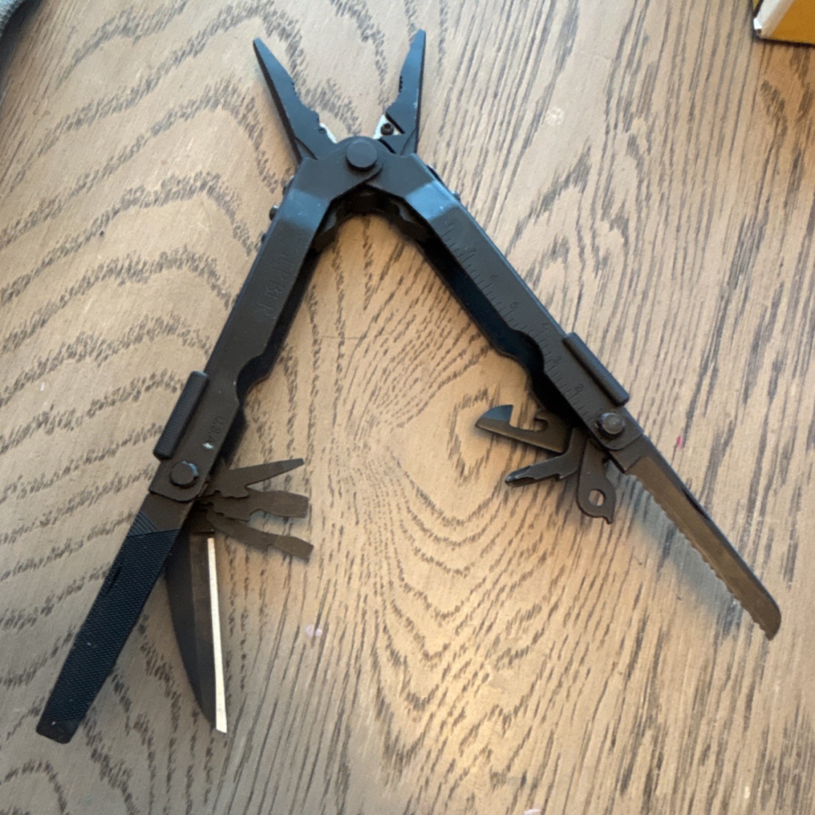 Gerber Multi-Tool Black Stainless Steel Plier Knife Screwdriver Sheath Ruler