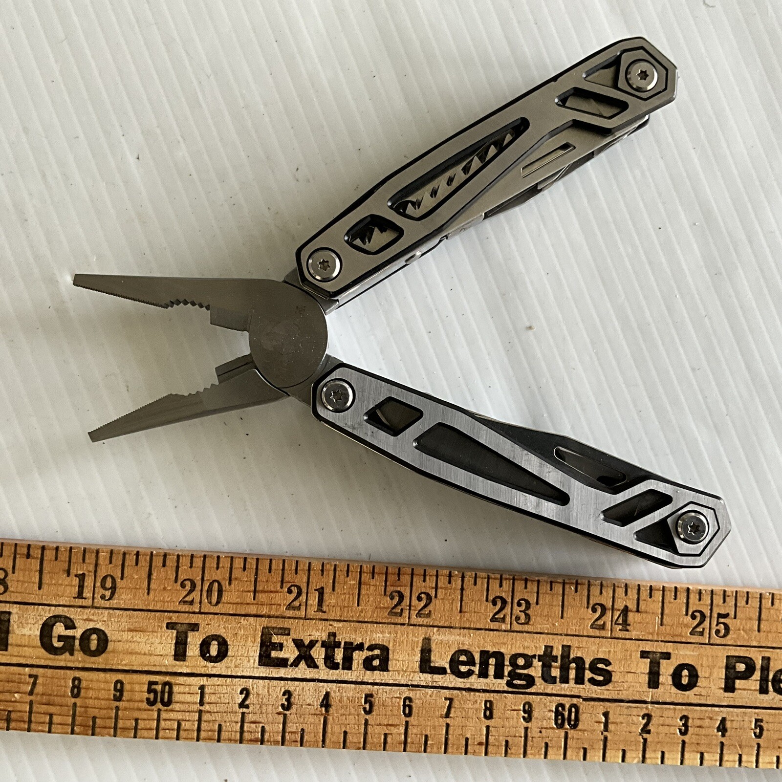 MOSSYOAK Multi Tool Utility Pocket Knife Screwdriver Pliers Survival Camping EDC
