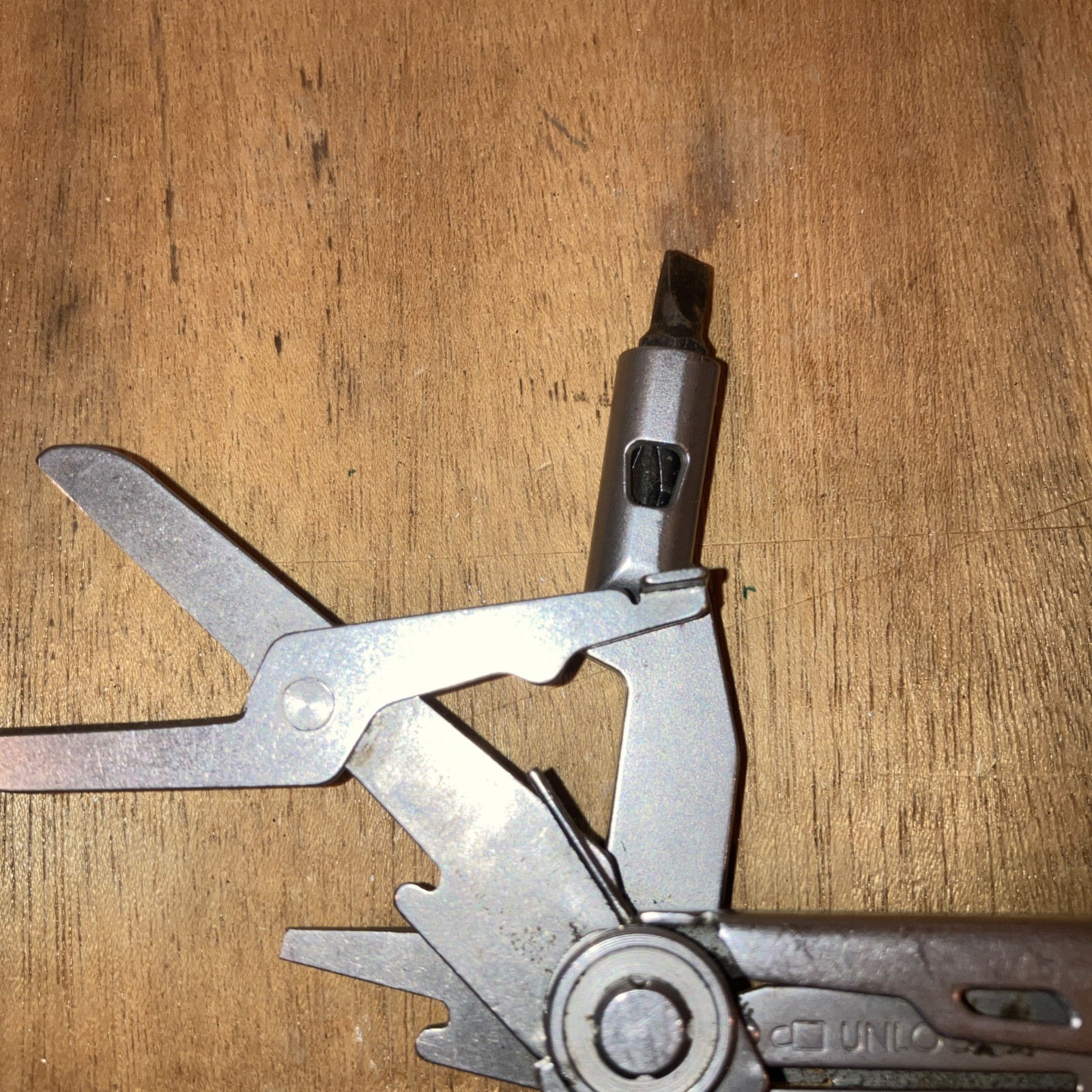 Gerber Armbar Slim Cut Multi Tool 2.5″ S.S. Blade Scissor Bottle Opener