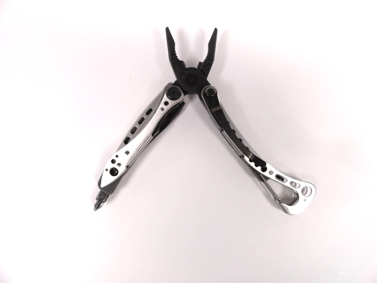 Leatherman Skeletool Multi-tool Silver/Black Blade Pliers Screwdriver