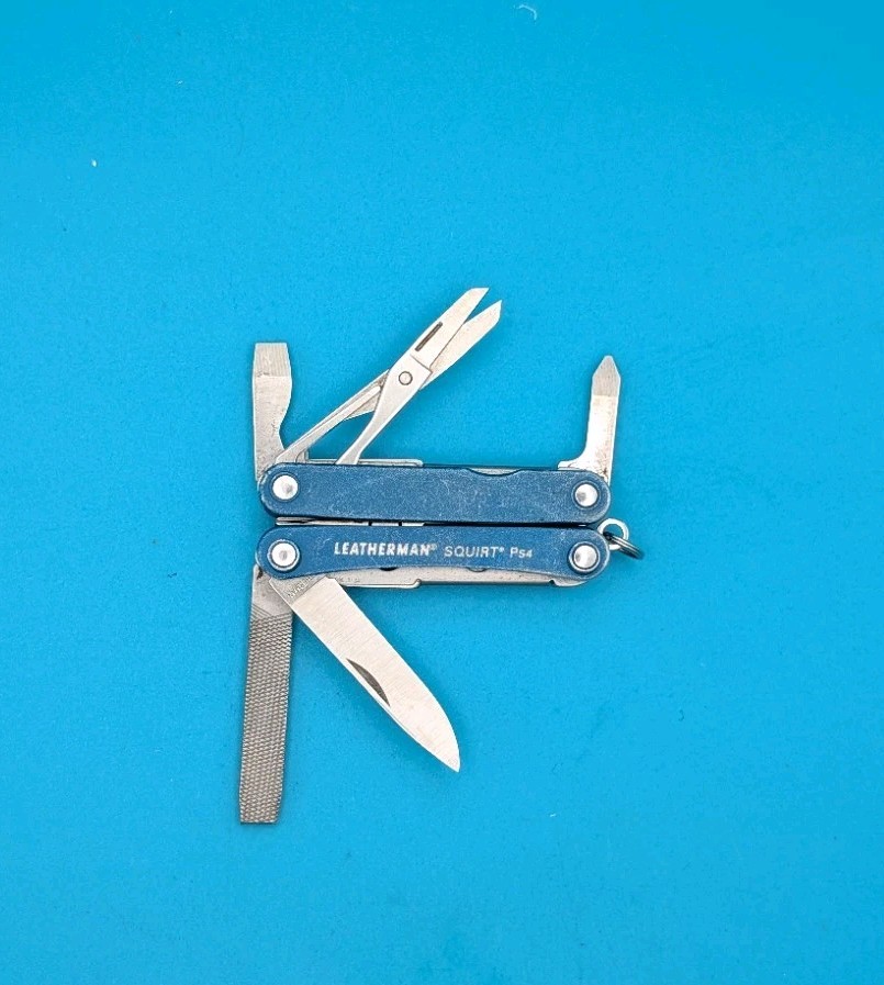 Leatherman SQUIRT PS4 Multi-Tool With Pliers Scissors Knife BLUE!