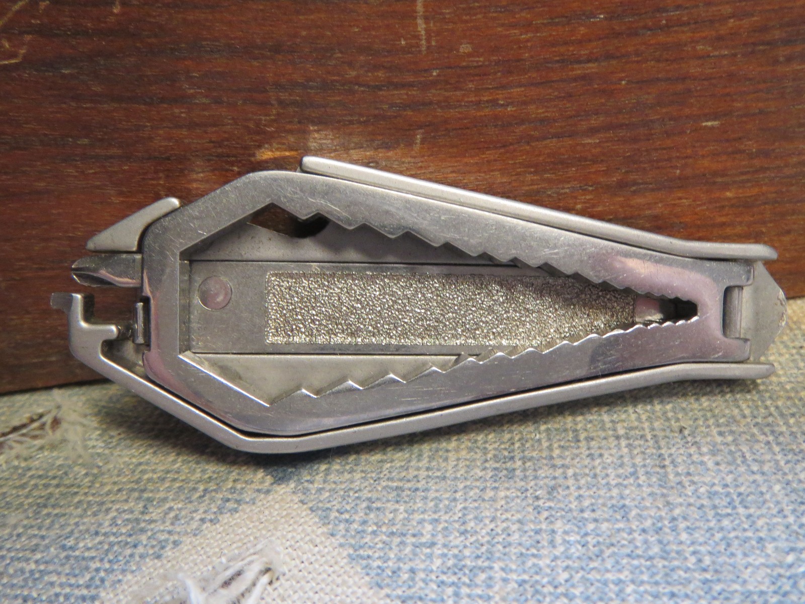 SWISS+TECH Micro Slim Multi Purpose Pocket Multi Tool Keychain