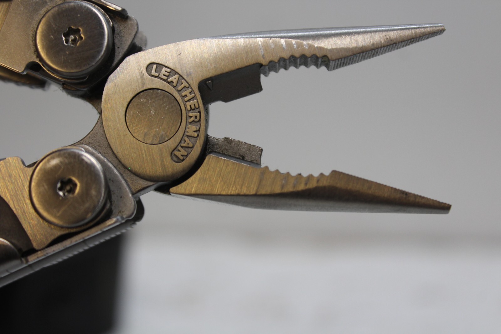Leatherman Wave Cabelas Knife tools with LEATHER Pouch