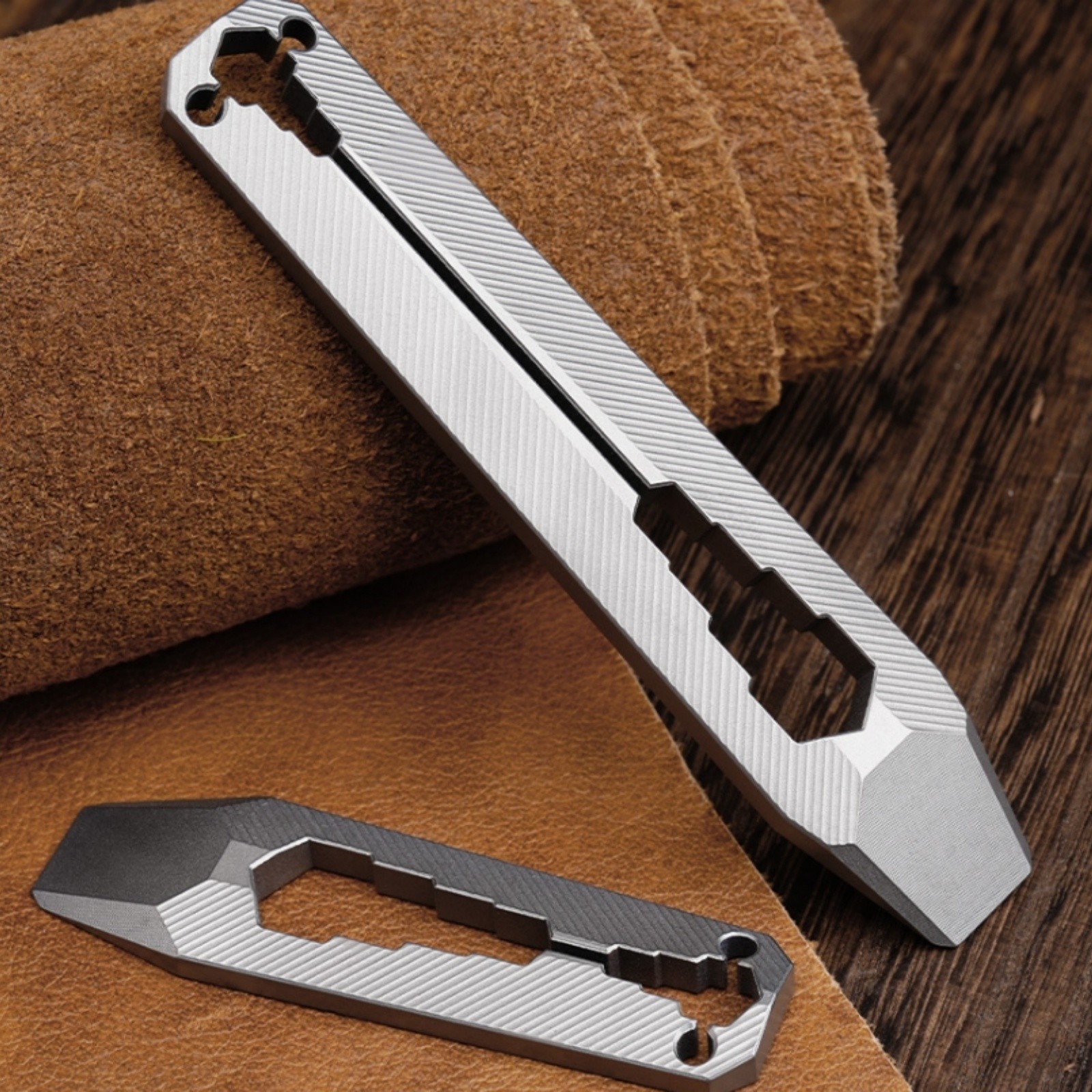 Titanium Alloy EDC Mini Pry Bar Keychain Wrench Portable Pocket Tool A++++