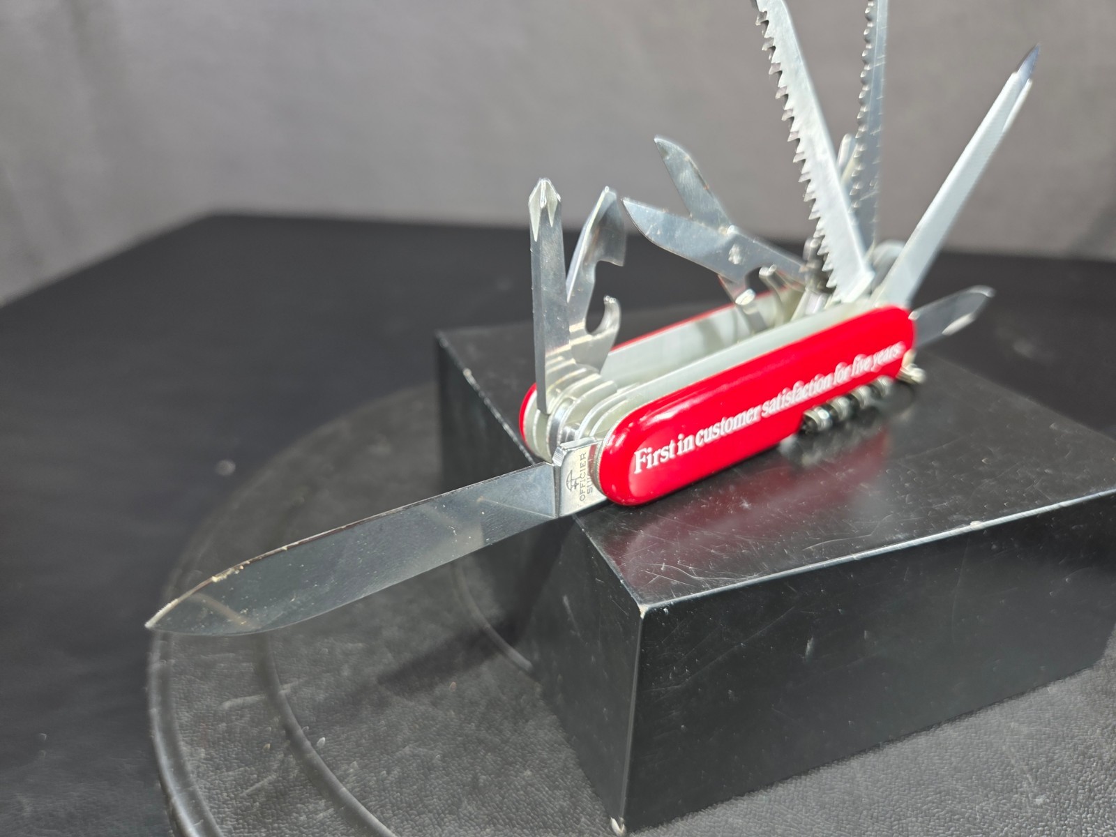 Victorinox Swiss Army Knife Red Multi Tool Scissors Saw Corkscrew 13 Tools