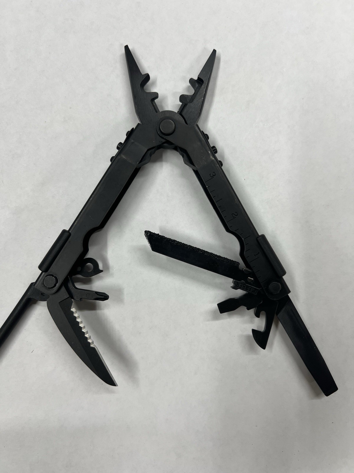 Gerber 12 Functions Multi Tool Plier, 9 Tools, 12 Functions, W/ Benchmade Sheath