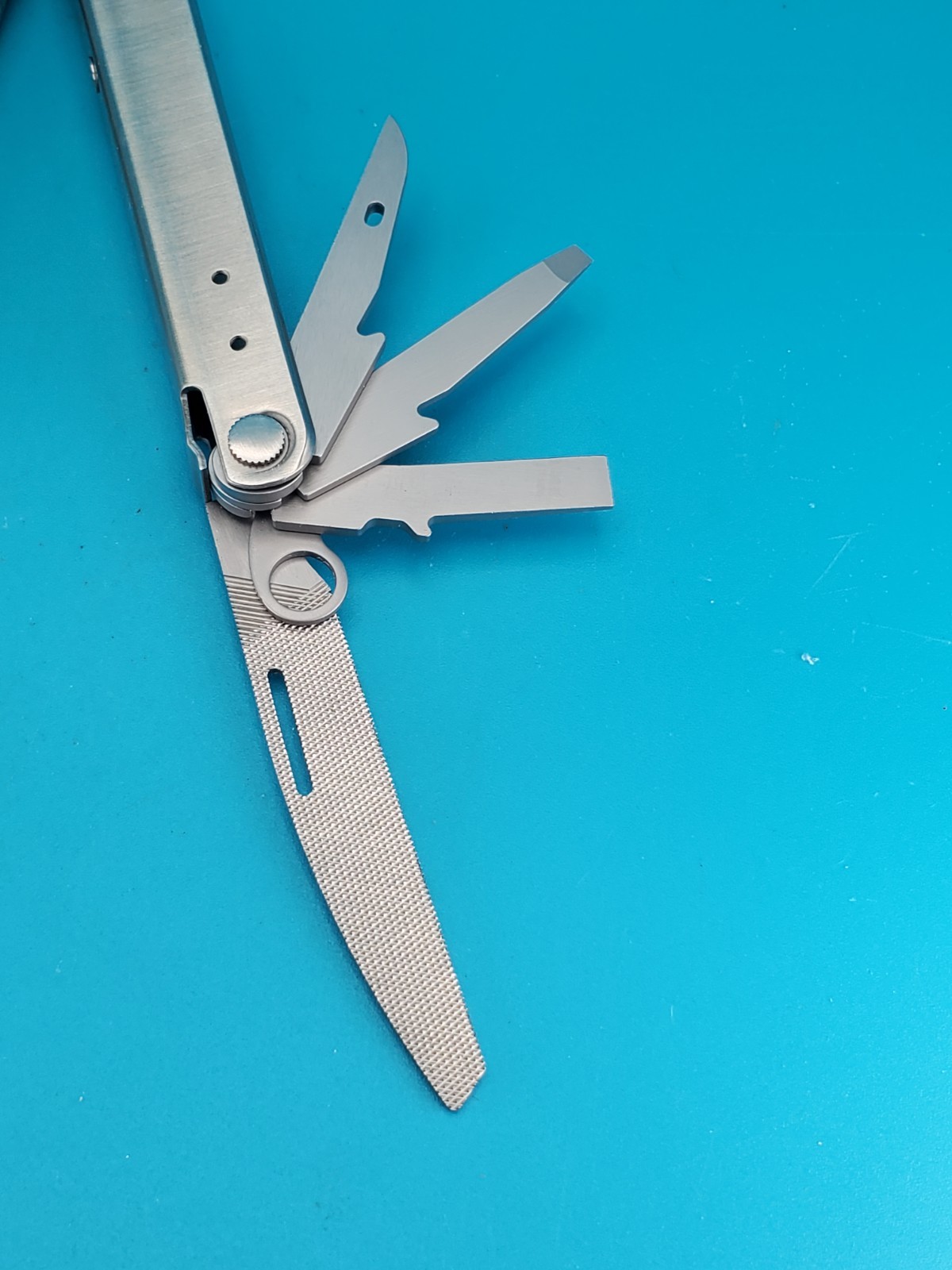 LEATHERMAN Bond Multitool, Stainless Steel Everyday Tool!