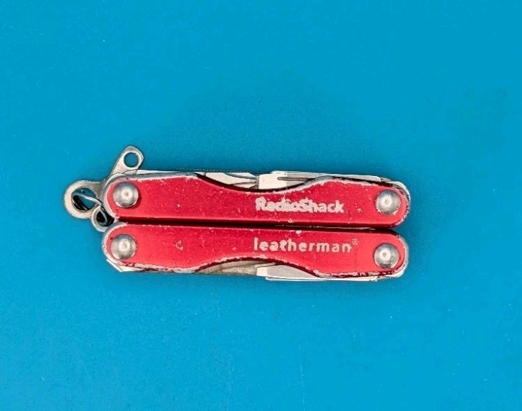 Leatherman Squirt ES4 USA Radio Shack! Limited Edition!