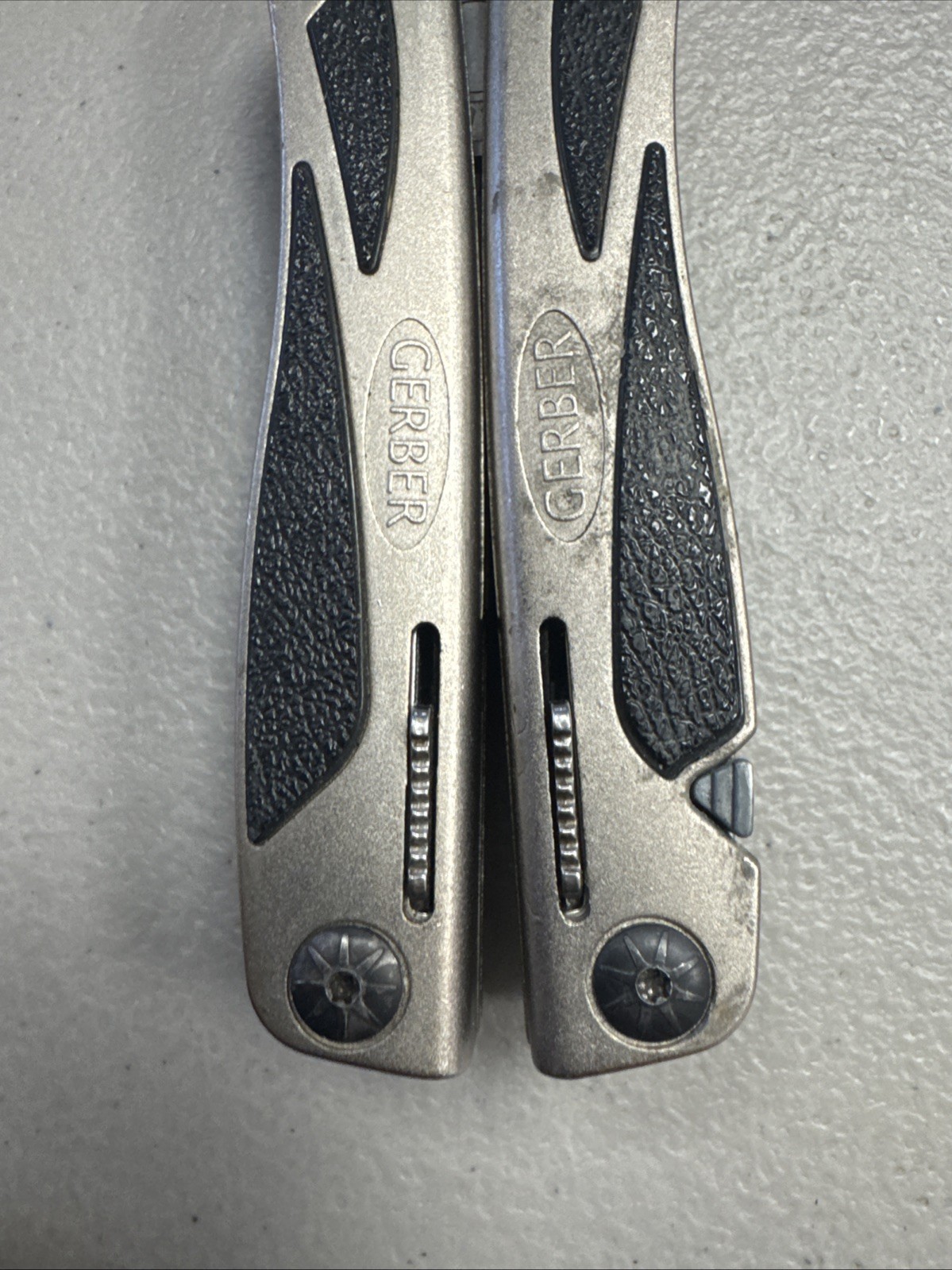 Gerber MP800 Urban Legend Multi-plier Excellent