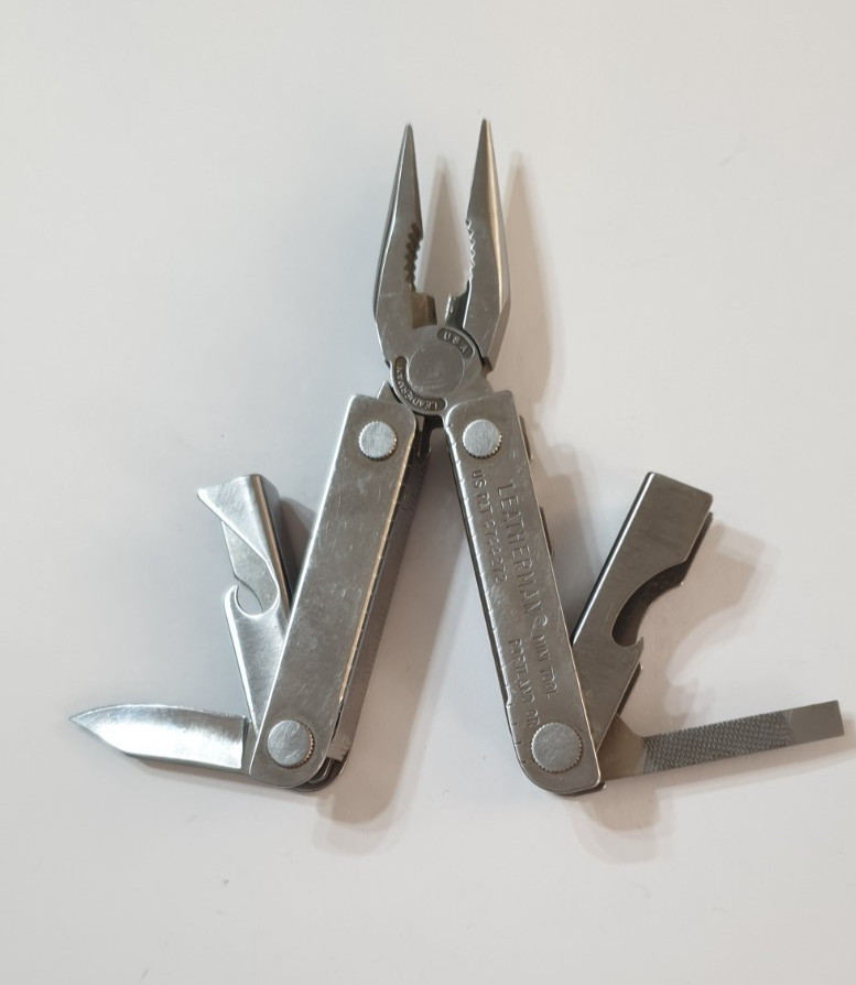 🔥🔥🔥 Leatherman Mini Rare Retired Multi Tool Keychain Fold to Full Size