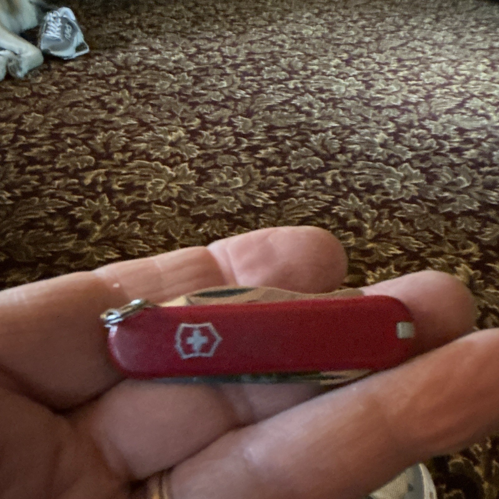 Victorinox Classic SD Red 4-Tool Keyring Multi-Tool 2in SS Blade 0.6223