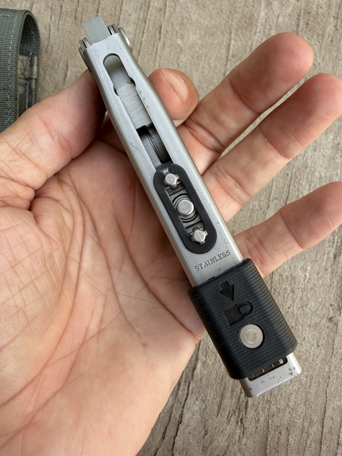 GERBER MP600 BLUNT NOSE SILVER MULTITOOL W/ACU SHEATH, EXCELLENT OVERALL