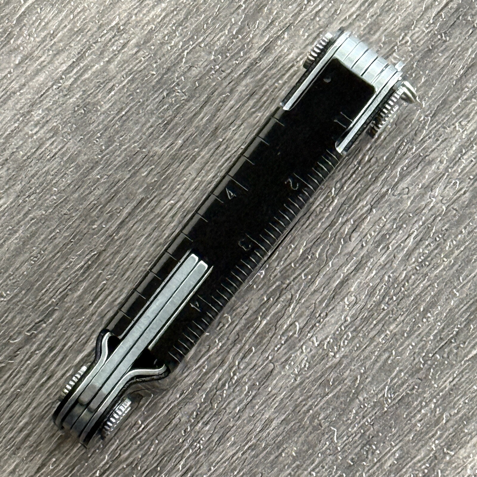Leatherman MICRA BLACK Aluminum Multitool in Vintage Gift Tin