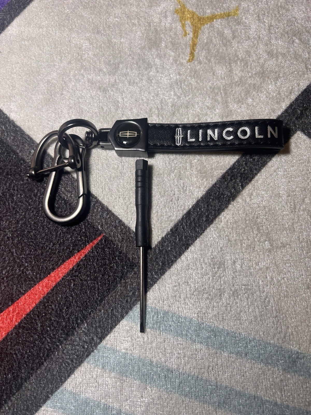 Lincoln Key Holder / Carabiner Screwdriver Included