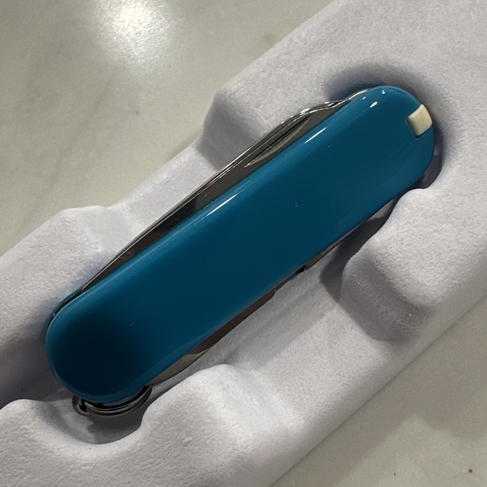 Victorinox Classic SD Traveler’s Factory Mountain Lake Knife – New