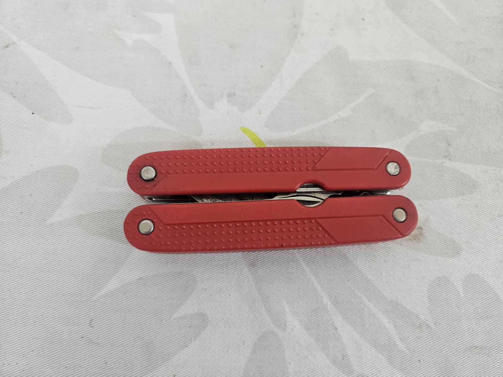 Multi Tool Gardening Scissors W/ Red Handles